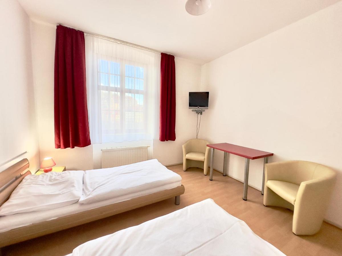 Picobello Pension Görlitz Buitenkant foto