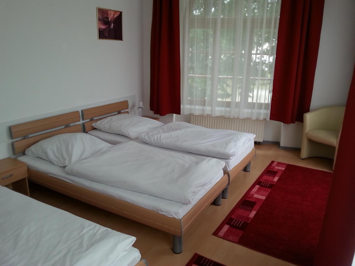 Picobello Pension Görlitz Buitenkant foto