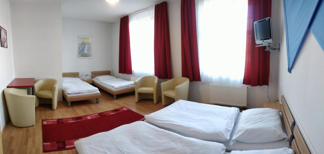 Picobello Pension Görlitz Buitenkant foto